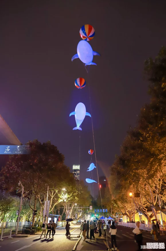 荧戴上小玩具调，万众期待的全新乐器震撼登场，颠覆音乐界的未来！