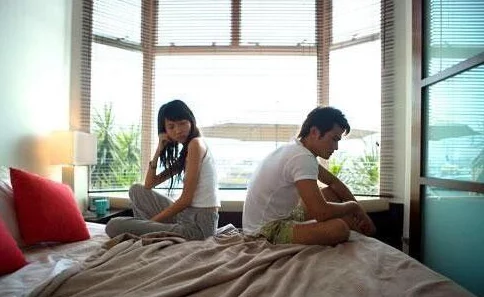 探索18岁男女之间的亲密互动:揭示青春期情感与性意识的真实视频记录 探索18岁男女之间的亲密互动:揭示青春期情感与性意识的真实视频记录