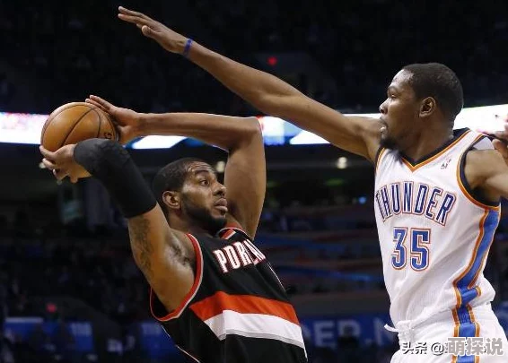 NBA巨星风采:最强大前锋拉马库斯·阿尔德里奇全面介绍与职业生涯亮点 NBA巨星风采:最强大前锋拉马库斯·阿尔德里奇全面介绍与职业生涯亮点