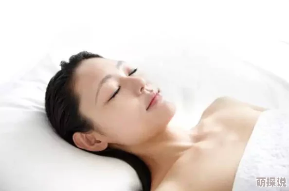 我和姝姝在一起裸睡硬了，这种亲密的关系真让人羡慕，大家怎么看？