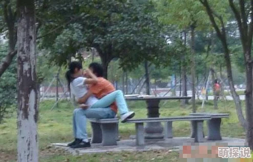 男女野外小树林野战啪啪 这部影片充满了激情与冒险的元素，带给观众一种身临其境的刺激体验，非常值得一看