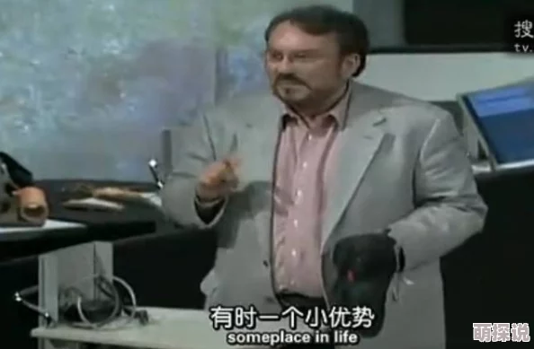 男人把鸡放在女人鸡上的视频 网友纷纷表示这个视频太搞笑了，创意十足，让人忍俊不禁，真是别出心裁的作品
