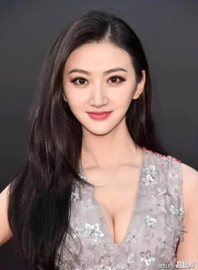91麻豆传传媒波多野衣久久看 网友推荐这部作品剧情紧凑演员表现出色让人欲罢不能值得一看不容错过