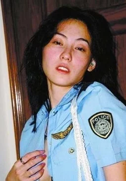 张柏芝54张无删码艳照 网友热议其大胆表现与时尚魅力引发关注纷纷点赞称赞其自信与美丽