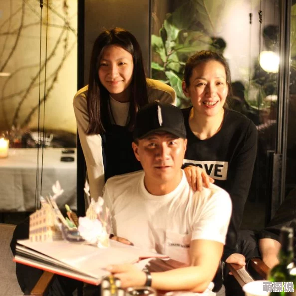 在线看《惊喜！神秘嘉宾空降直播间》带来意想不到的精彩表演和互动环节