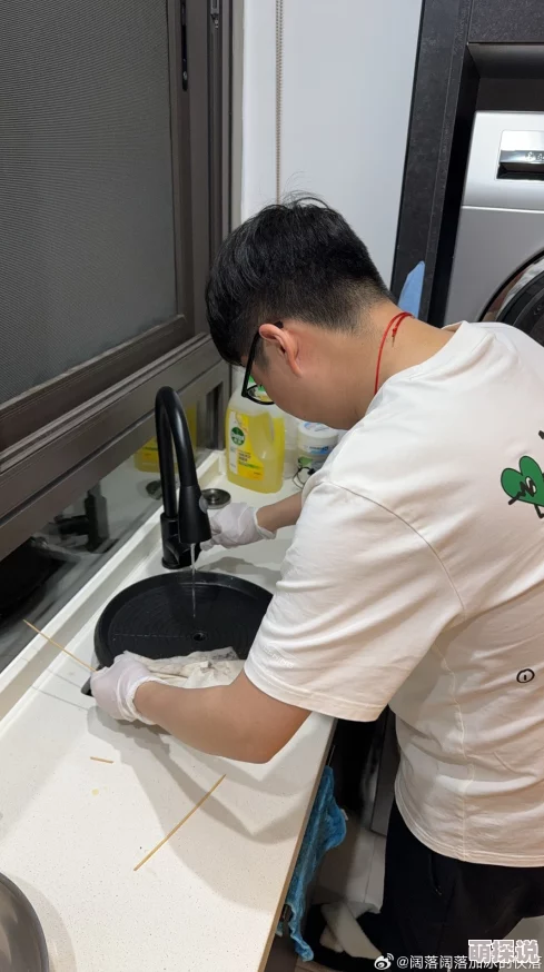 厨房一次又一次的索要刷碗小隐世天尊