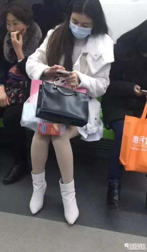 人妖丝袜变装被c好爽积极面对生活勇敢做自己追求快乐与自由