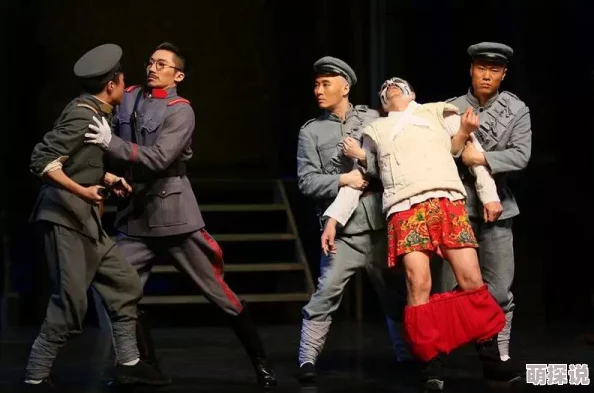 正在播放金发妇大战黑巨影片在全球范围内引发热议观众反响热烈