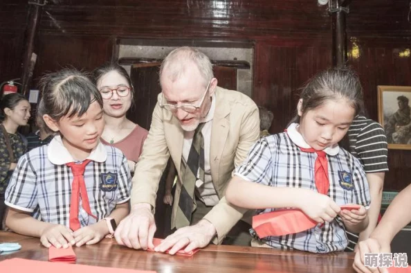 中国式家长视角下的故乡情怀：作文高分写法全解析与得分技巧