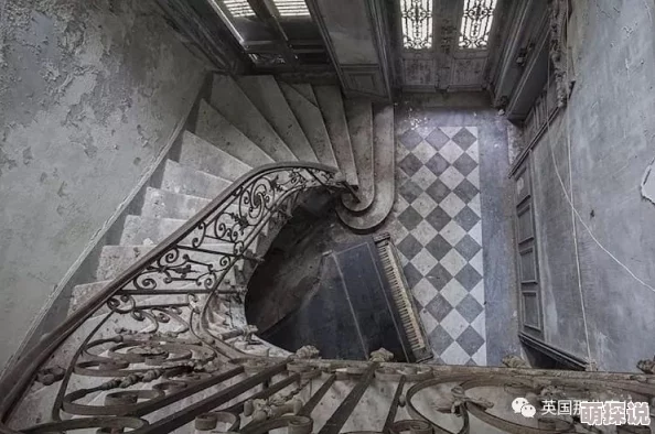 炎凉梁希城在楼梯上做小小世界心怀梦想勇敢追求幸福与希望共舞