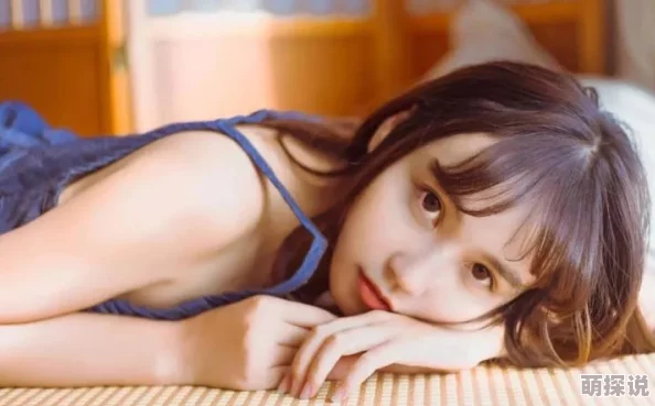 啊轻点不要她娇喘一声眼角泛红双手无力地抓着床单