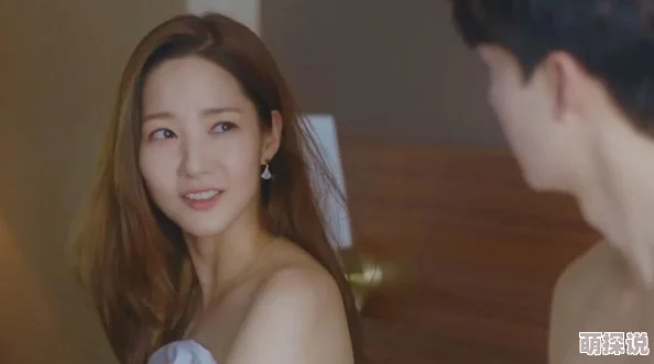 娇妻交换妻子们开始了新的生活彼此适应中