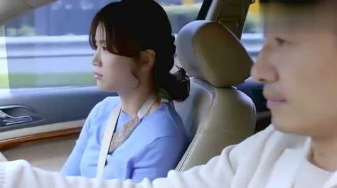 娇妻交换妻子们开始了新的生活彼此适应中