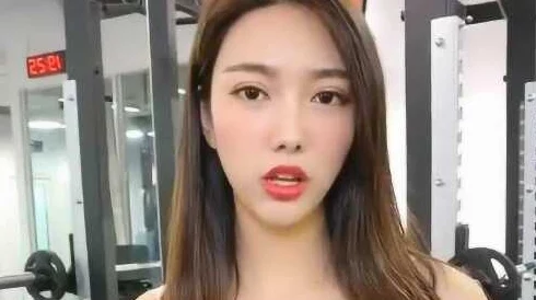 美女被爽到喷水视频观看听说隔壁小王看了十遍还分享给了他的健身教练