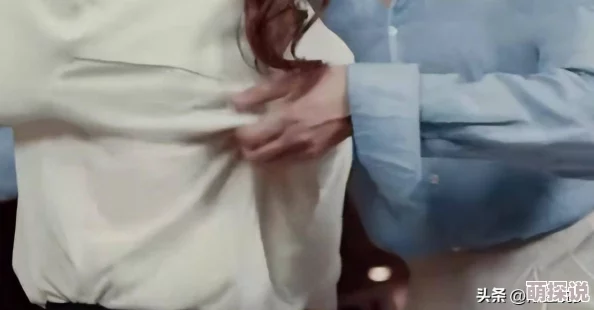 震惊！当红小花旦片场“嗯啊啊啊嗯”疑似与神秘男子假戏真做