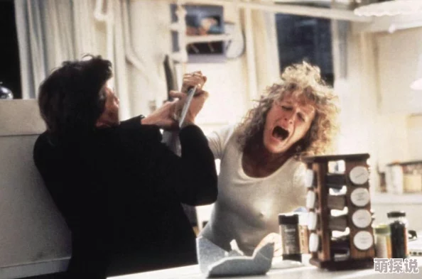 致命诱惑主演格伦·克洛斯私下透露，当年差点因为档期冲突错过这部经典之作