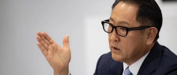 三个人躁我一个现在五个人了他们还在继续增加