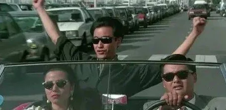 香港女警三级伦埋电影展现香港警匪片类型元素及女性角色在其中的刻画