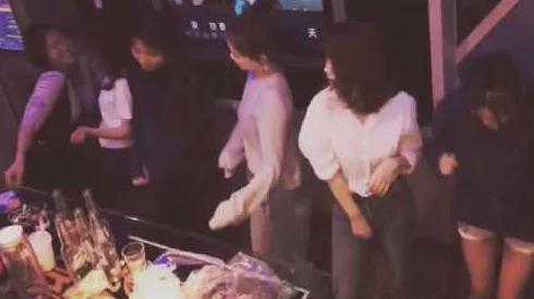 我的室友香蕉ktv全文网友称剧情跌宕起伏引人入胜 我的室友香蕉ktv全文网友称剧情跌宕起伏引人入胜