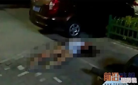 男人扒开女人内裤亲里面据说现场还有第三者拍摄视频上传网络引发热议
