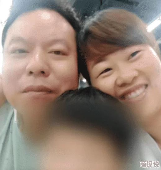 男人扒开女人内裤亲里面据说现场还有第三者拍摄视频上传网络引发热议