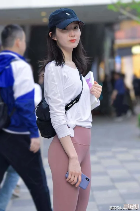 00粉嫩馒头学生一线天品种自然健康肤色展现青春活力彰显自信之美