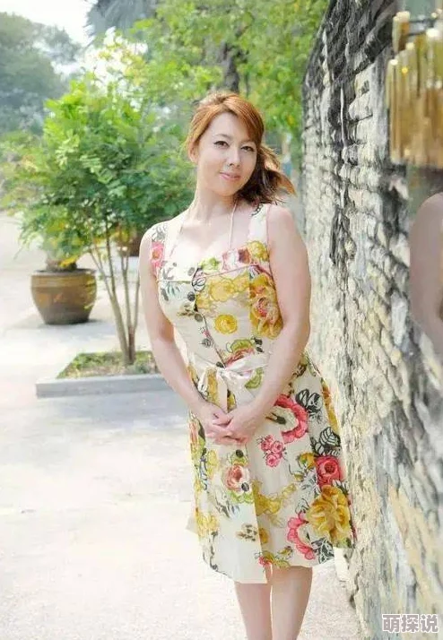 老熟女操逼：成熟魅力为何如此吸引人，是经验还是自信？